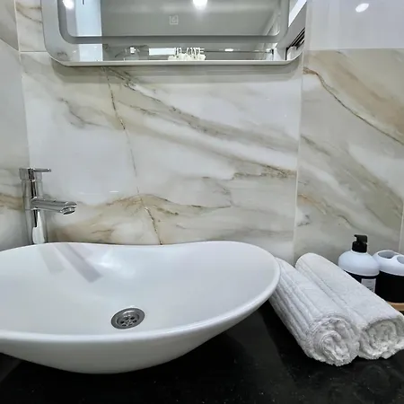 Superior Studio With Balcony - City Center شقة