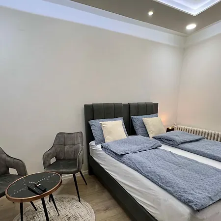 Superior Studio With Balcony - City Center شقة