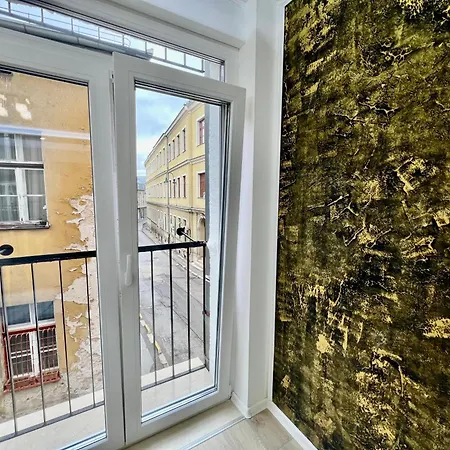 Superior Studio With Balcony - City Center * سراييفو