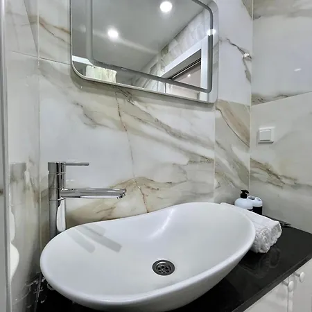 شقة Superior Studio With Balcony - City Center