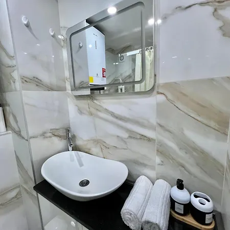 Superior Studio With Balcony - City Center سراييفو