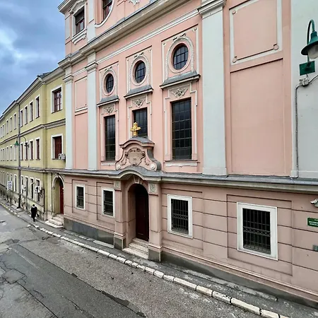 Superior Studio With Balcony - City Center شقة سراييفو